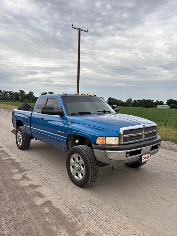 1999 Dodge Ram 2500 Club Cab - Short Bed