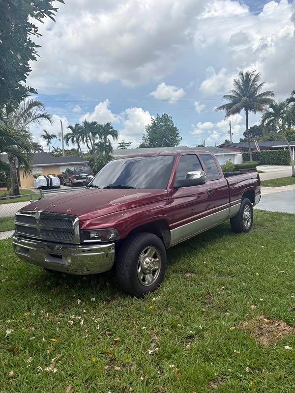 1999 Dodge Ram 2500 Club Cab - Short Bed