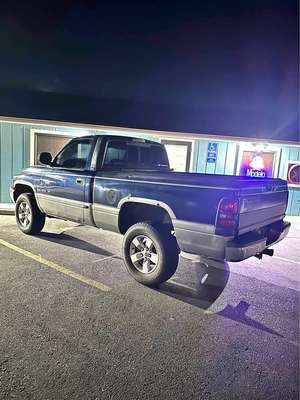 2001 Dodge Ram 1500 - SLT Pickup 4D 5 1\/2 ft