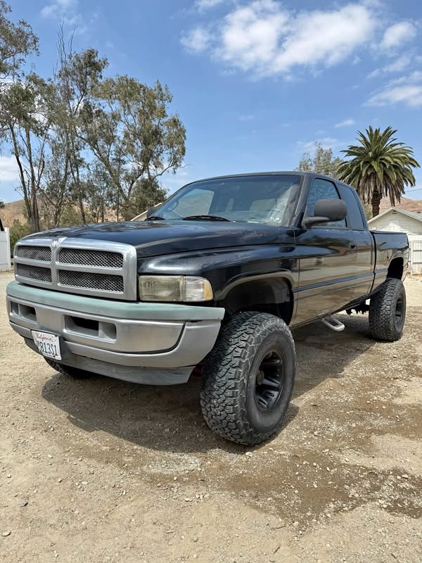 1998 Dodge Ram 1500 Club Cab - Short Bed