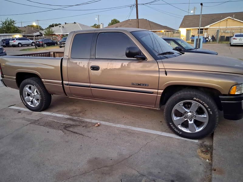 2001 Dodge Ram 1500 - SLT Pickup 4D 5 1\/2 ft