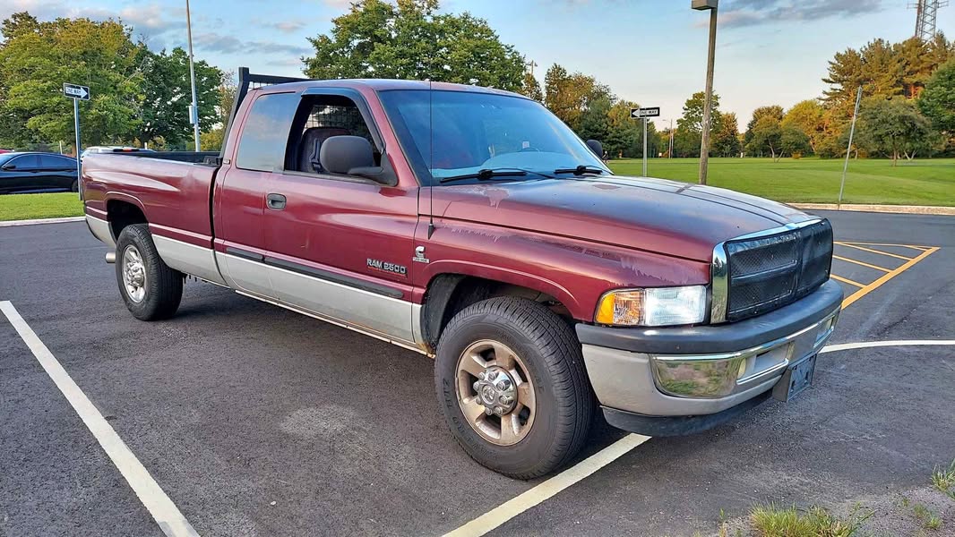 2001 Dodge Ram 2500 Crew Cab - SLT Pickup 4D 8 ft