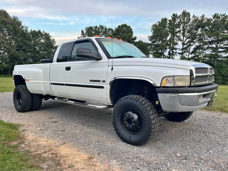 2000 Dodge Ram 3500 Club Cab - Long Bed