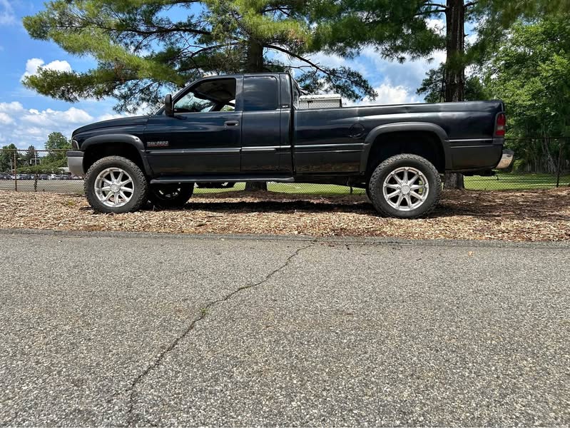 2001 Dodge Ram 2500 Crew Cab - SLT Pickup 4D 8 ft