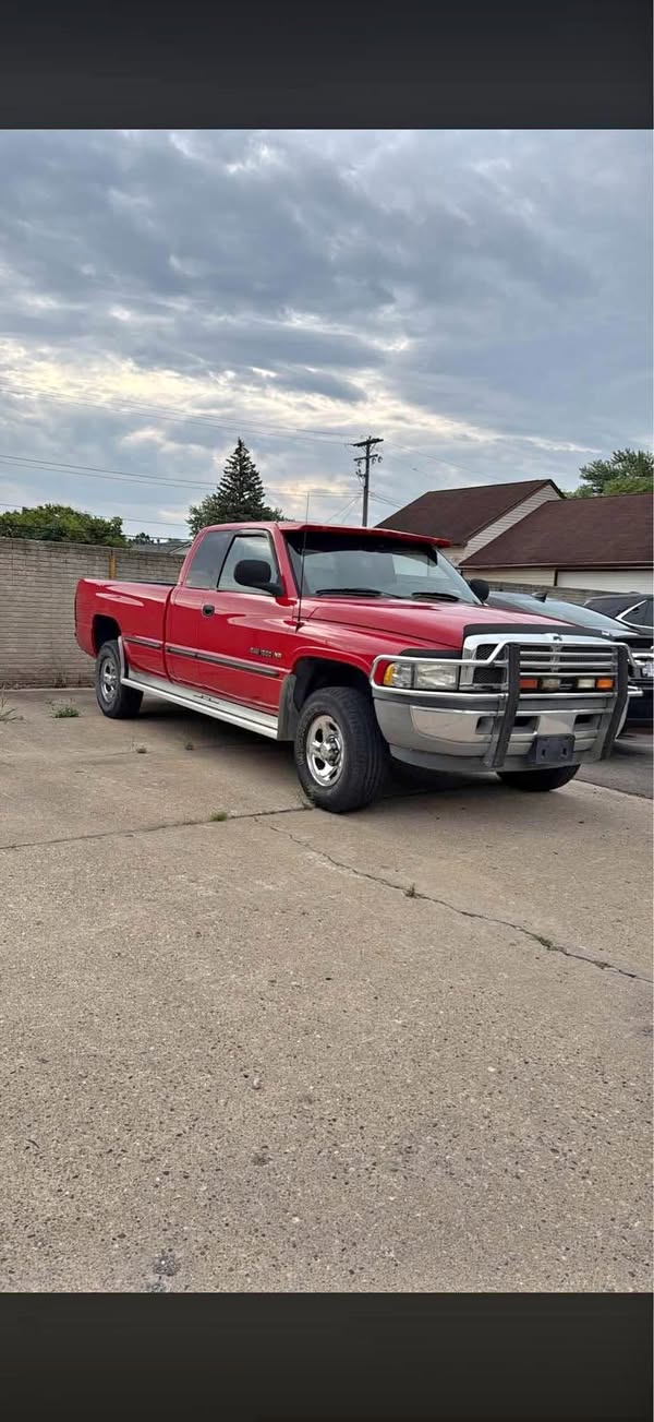 1998 Dodge Ram 1500 - SLT Pickup 4D 8 ft