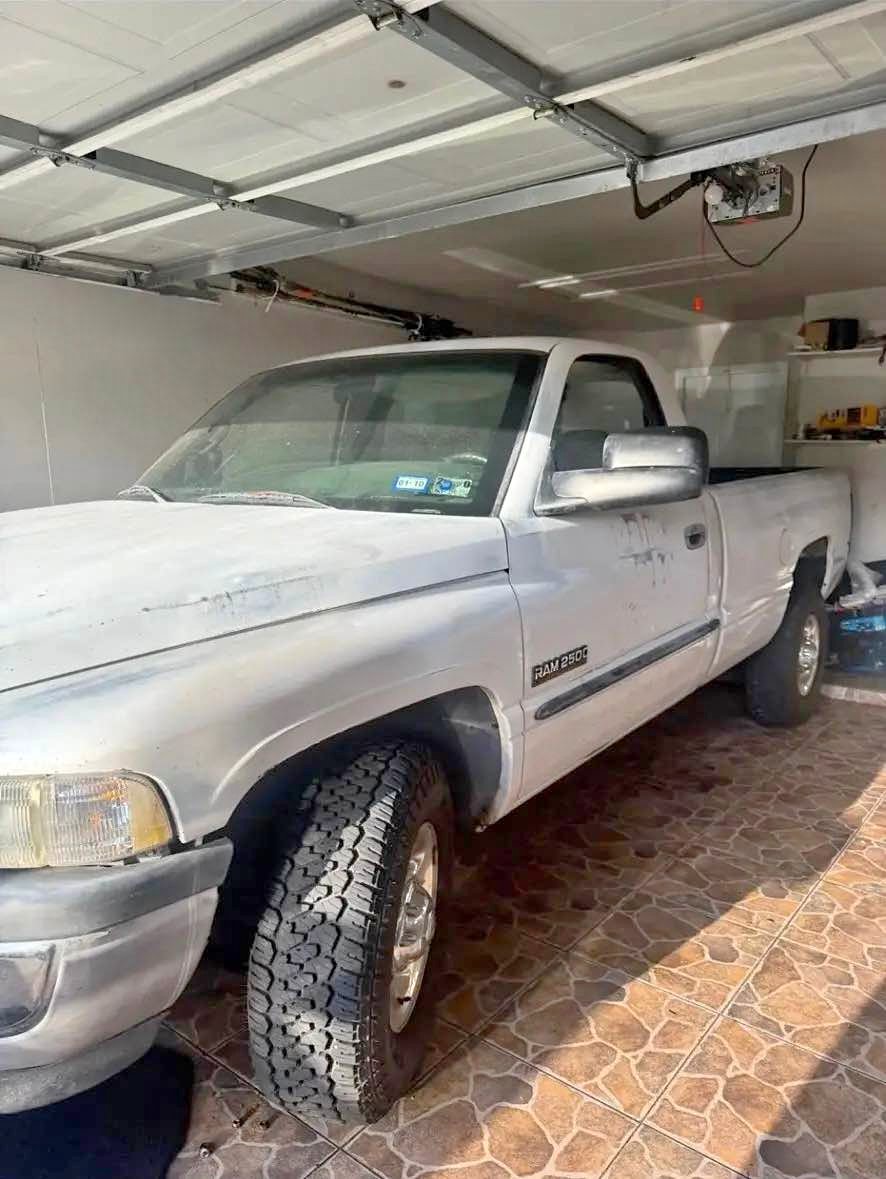 2001 Dodge Ram 2500 Regular Cab - HD Long Bed