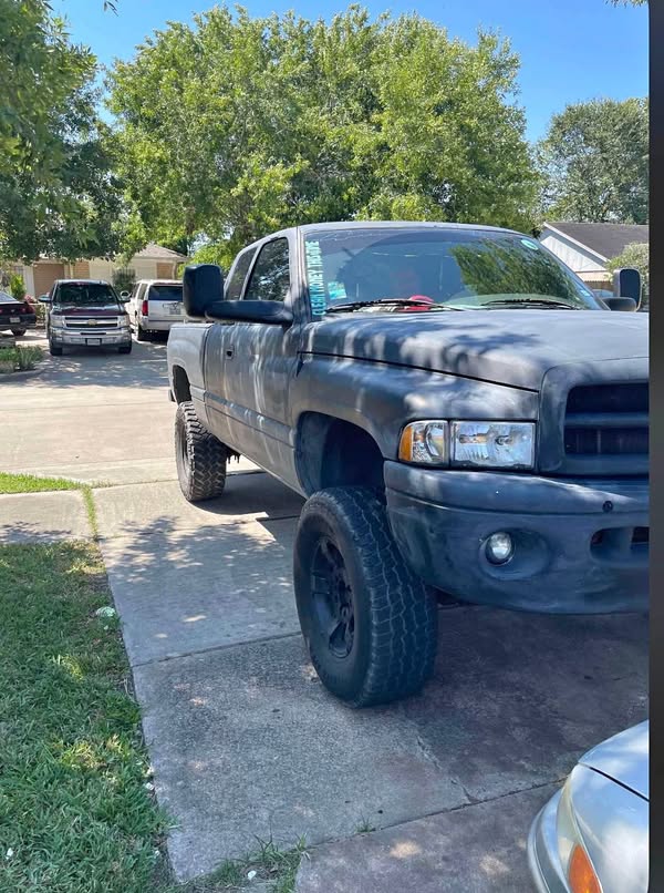 1999 Dodge Ram 1500 - Laramie Pickup 4D 5 1\/2 ft
