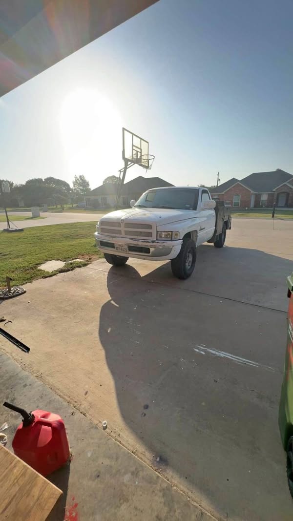 1999 Dodge Ram 1500 Regular Cab - SLT Pickup 2D 6 1\/3 ft