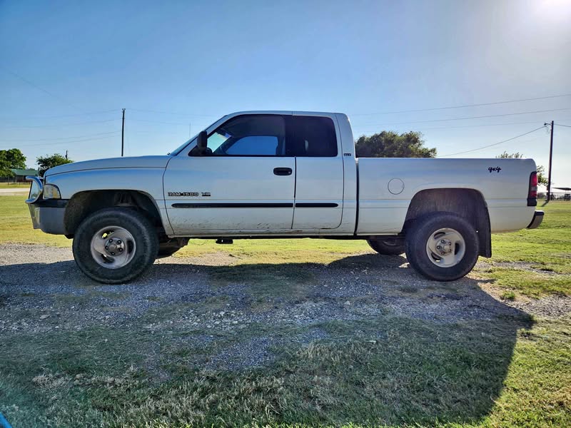 2001 Dodge Ram 1500 Quad Cab - SLT Pickup 4D 6 1\/3 ft