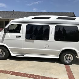 2001 Dodge Ram 1500 V8 318 Conversion Van