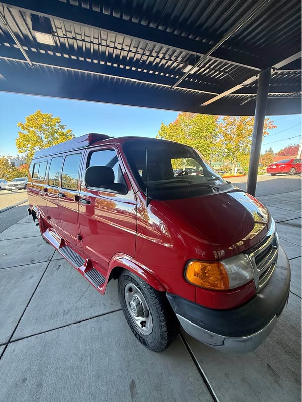 2000 Dodge Ram Campervan
