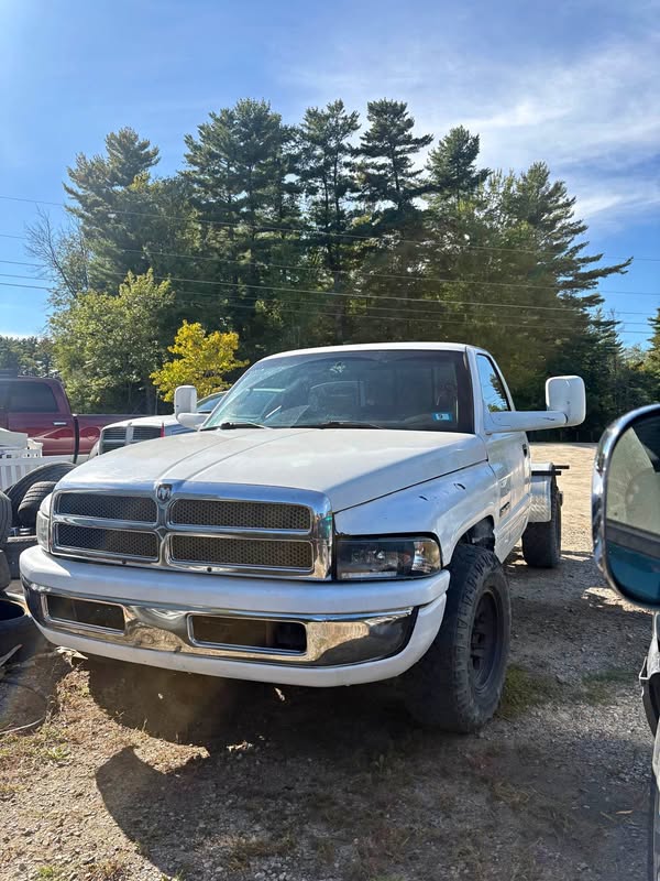 2001 Dodge Ram 2500 Regular Cab & Chassis - 135\
