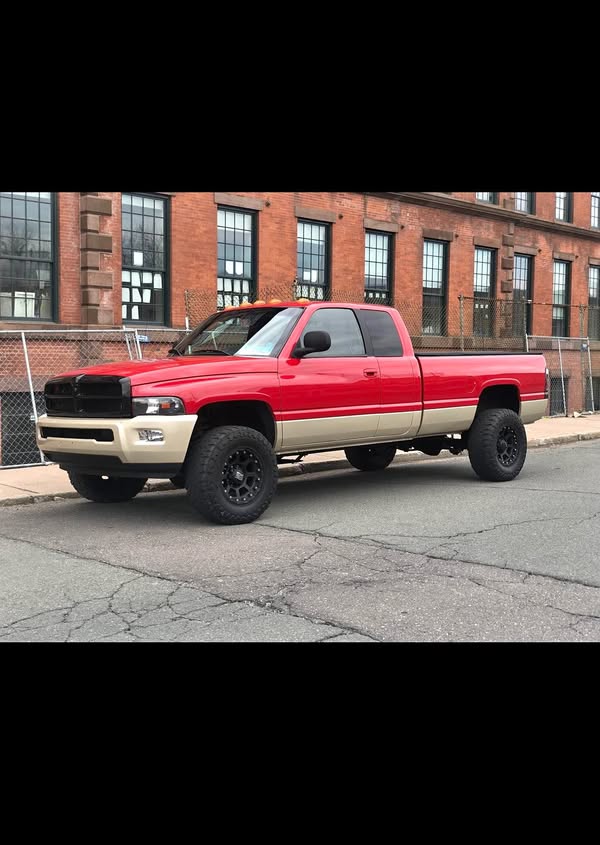 1998 Dodge Ram 2500 Quad Cab - ST Pickup 4D 8 ft