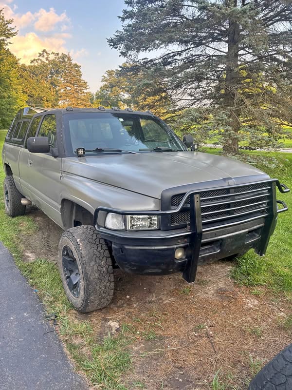 2000 Dodge Ram 1500 - Laramie Pickup 2D 6 1\/4 ft