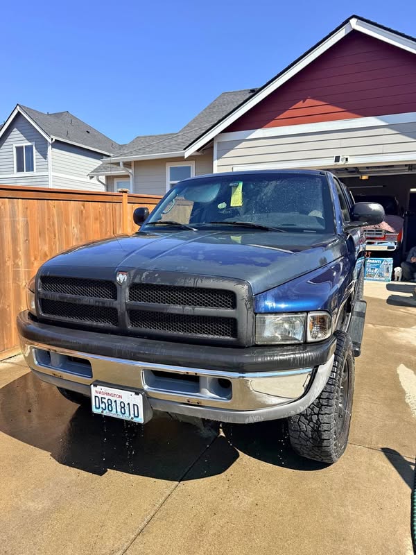 2001 Dodge Ram 1500 Club Cab - Short Bed