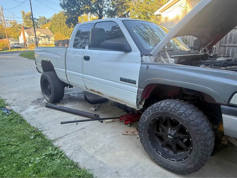2001 Dodge Ram 2500 Quad Cab - Laramie Pickup 4D 6 1\/4 ft