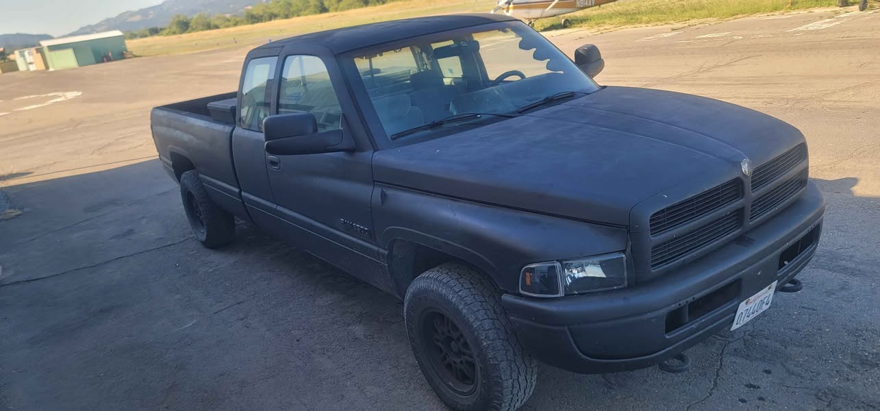 1996 Dodge RAM 2500 12V Cummins- 8ft Bed