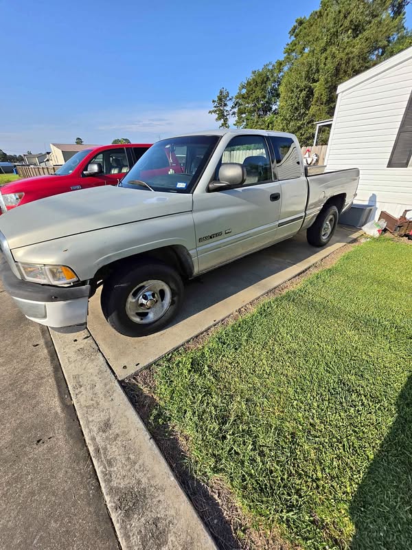 2001 Dodge Ram 1500 Crew Cab - Laramie Pickup 4D 5 1\/2 ft
