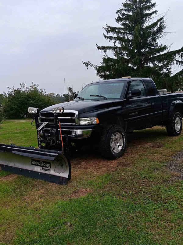 2001 Dodge Ram 1500 Club Cab - Short Bed
