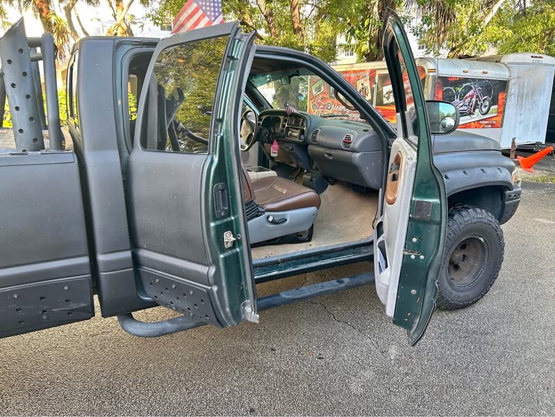 2001 Dodge Ram 1500 - Laramie Pickup 2D 8 ft