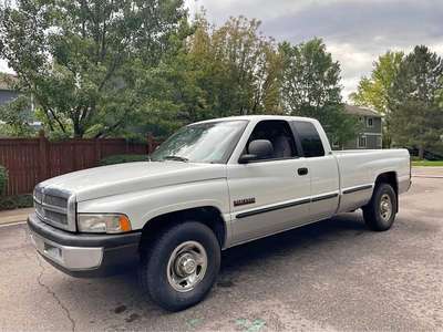 1999 Dodge Ram 2500 Club Cab - Long Bed