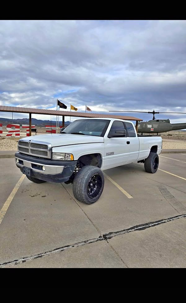 1996 Dodge Ram 2500 Club Cab - Long Bed