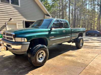 2001 Dodge Ram 2500 Club Cab - Long Bed