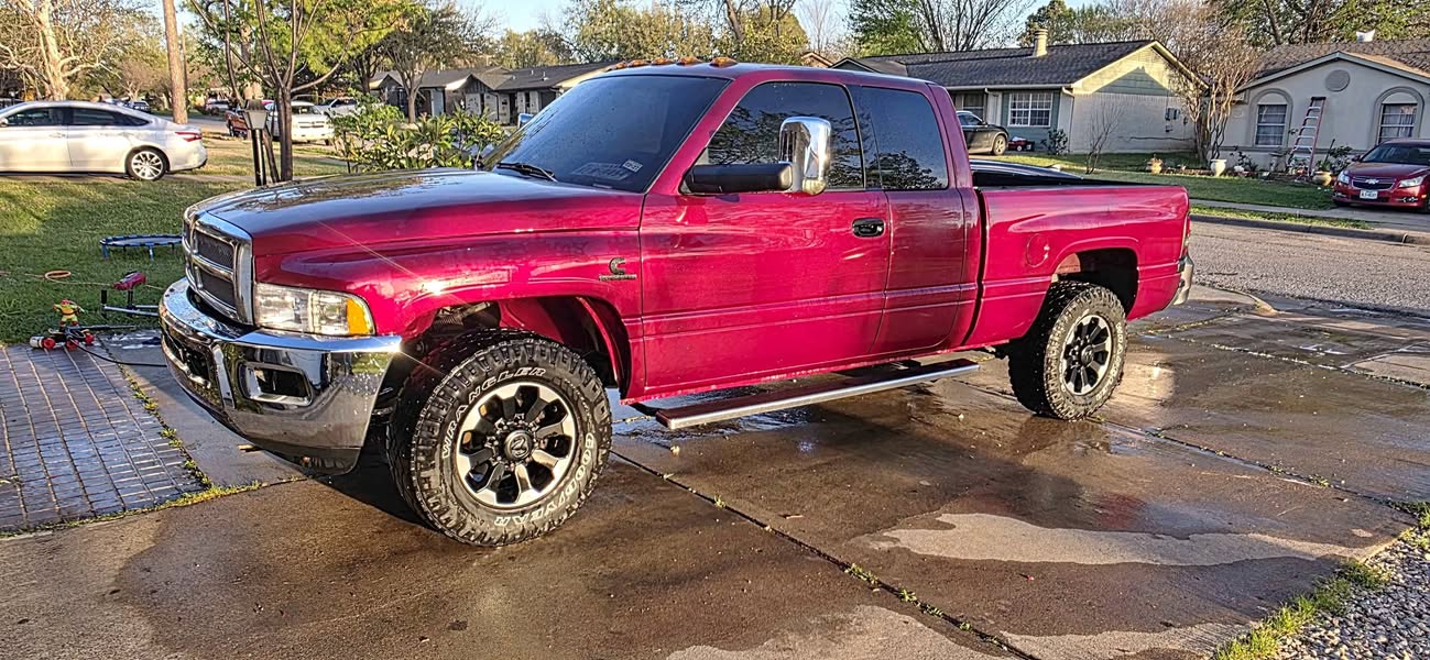2001 Dodge Ram 2500 Quad Cab - SLT Pickup 4D 6 1\/4 ft