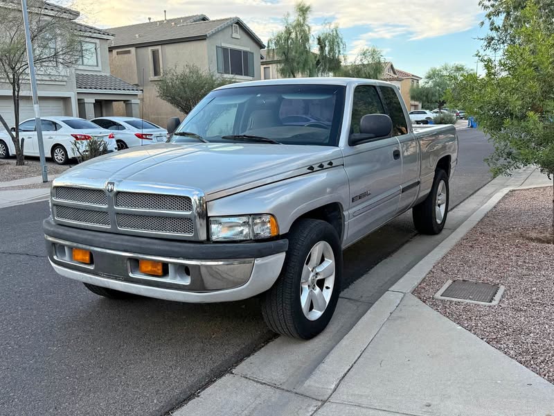 2000 Dodge Ram 1500 Club Cab - Long Bed