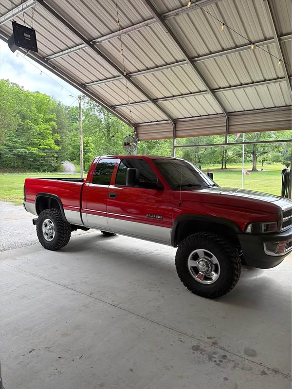 2001 Dodge Ram 2500 Club Cab - Short Bed