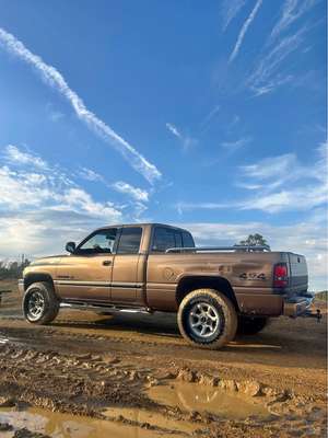2001 Dodge Ram 1500 Quad Cab - Laramie Pickup 4D 6 1\/4 ft