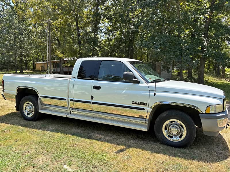 1998 Dodge Ram 2500 Club Cab - Long Bed