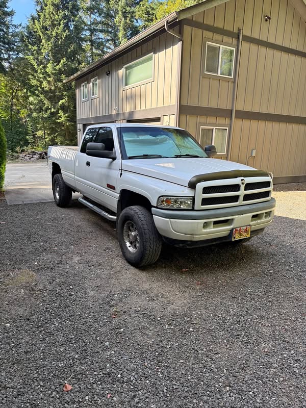 1998 Dodge Ram 2500 Club Cab - Long Bed