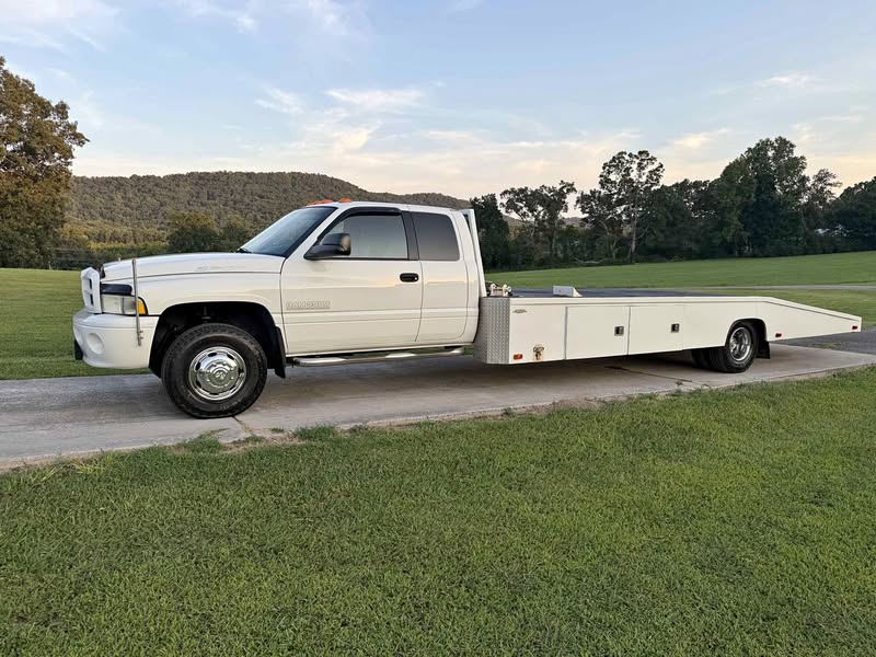 2001 Dodge Ram 3500 Quad Cab - 4X4 RAMP TRUCK