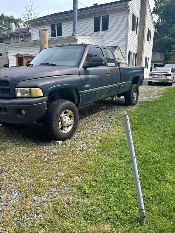 2001 Dodge Ram 2500 Quad Cab - SLT Pickup 4D 8 ft