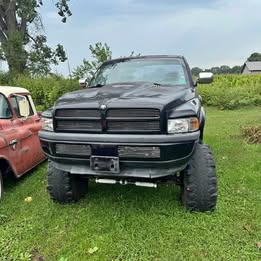 Lifted 1994 Dodge ram project\/mud truck