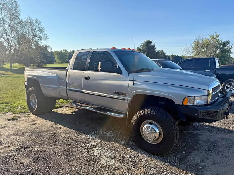 1999 Dodge Ram 3500 Club Cab - Long Bed