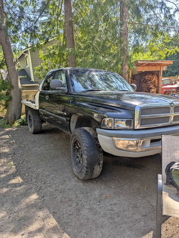 1998 Dodge Ram 1500 Crew Cab SLT Pickup 4D 5 1\/2 ft