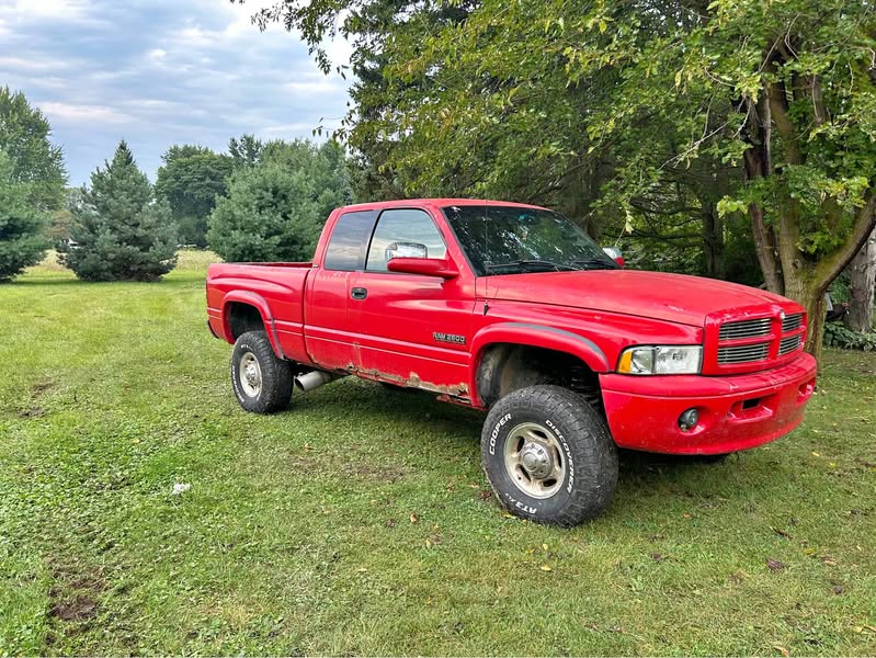 2001 Dodge Ram 2500 Club Cab - Short Bed
