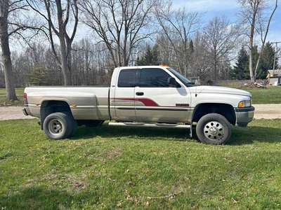 2000 Dodge Ram 3500 - Laramie Pickup 2D 8 ft