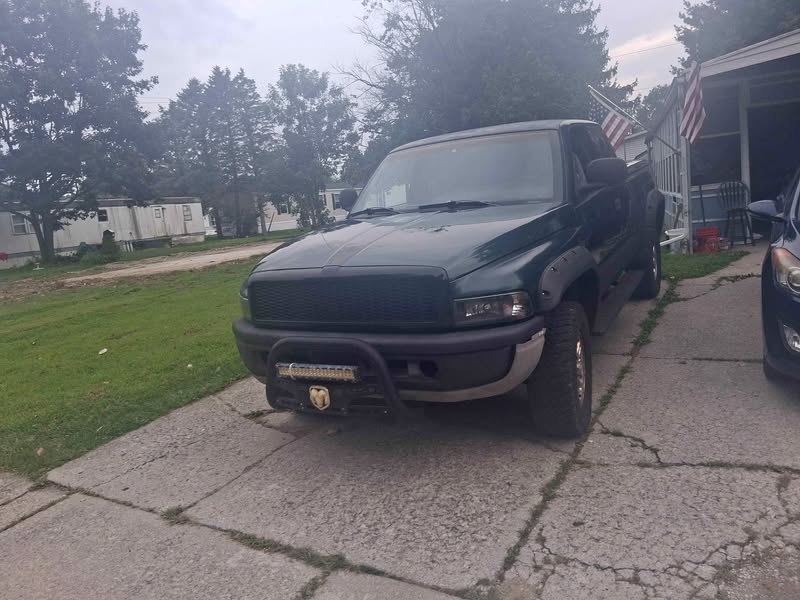 2001 Dodge Ram 1500 - SLT Pickup 4D 6 1\/3 ft