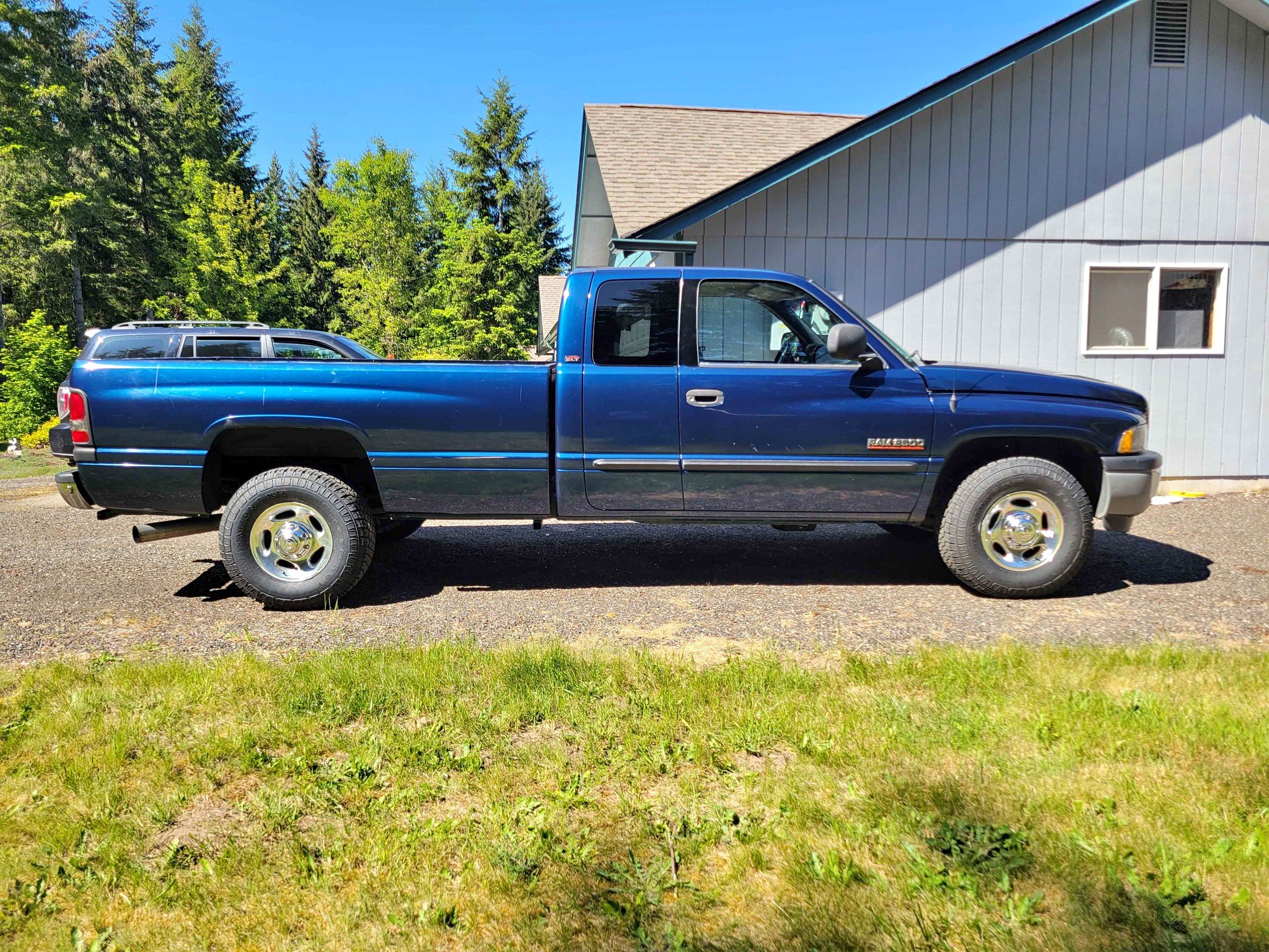 2001 Dodge Ram 2500 Club Cab - Long Bed