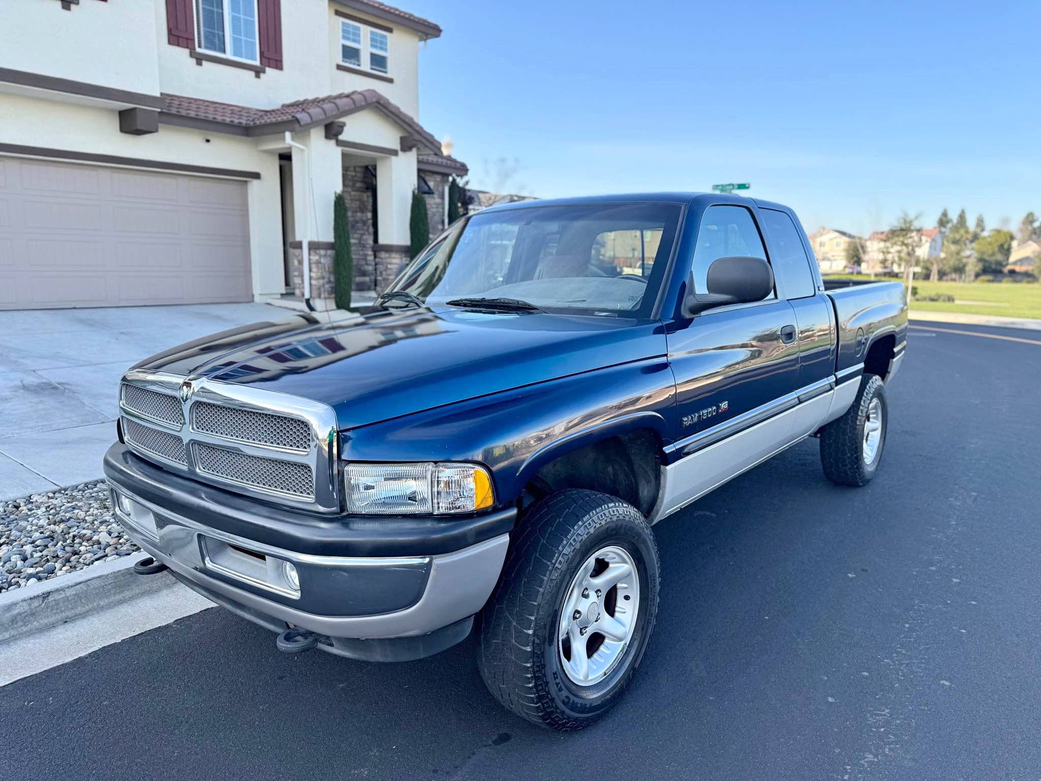2001 Dodge Ram 1500 - Laramie Pickup 4D 6 1\/4 ft