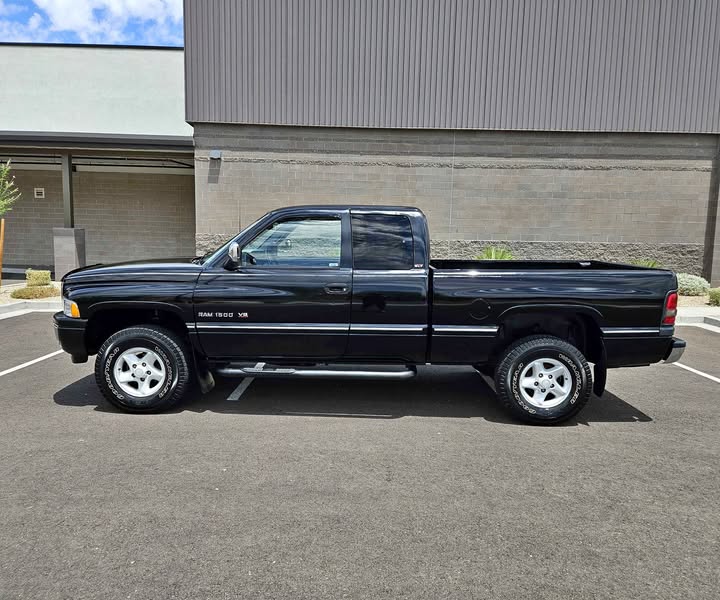 1997 Dodge ram laramie slt 4x4 low mi Clean title in hand must sell