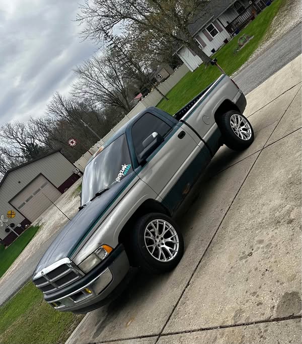 1997 Dodge Ram 1500 Regular Cab - Short Bed