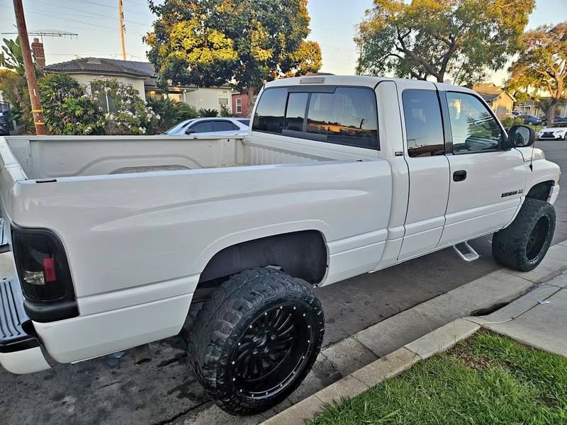 2001 Dodge Ram 1500 Club Cab - Short Bed