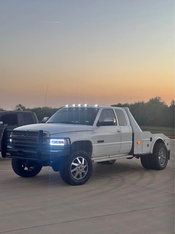 2001 Dodge Ram 3500 Club Cab - Long Bed