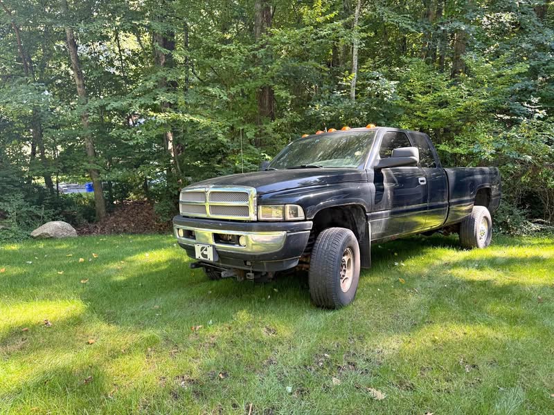 2001 Dodge Ram 2500 Club Cab - Long Bed
