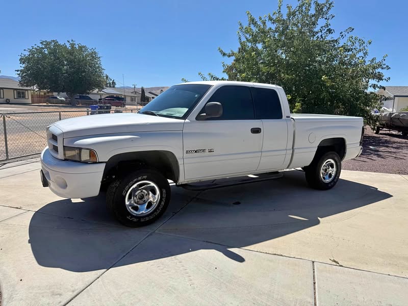 2001 Dodge Ram 1500 - ST Pickup 4D 6 1\/3 ft