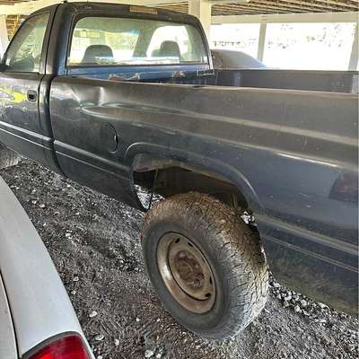 1998 Dodge Ram 2500 Regular Cab & Chassis - 135\